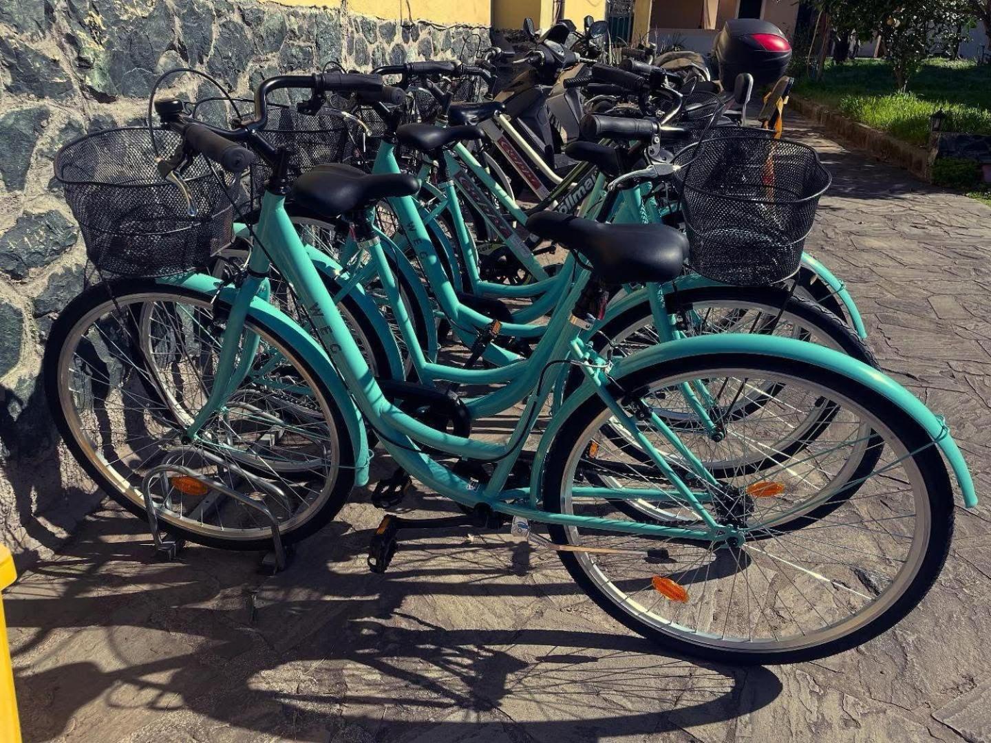 Host In Levanto - Maestrale Con Biciclette Kültér fotó